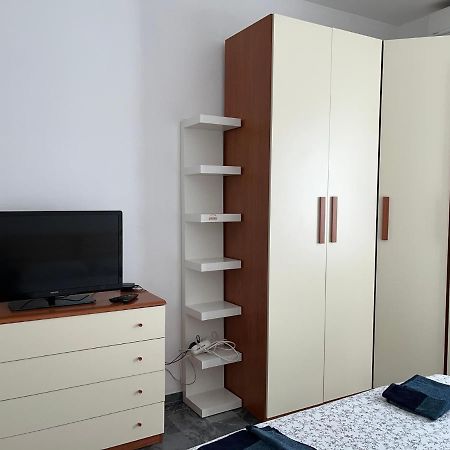 Apartmán Bilocale Roggia Scagna 7 Milán Exteriér fotografie